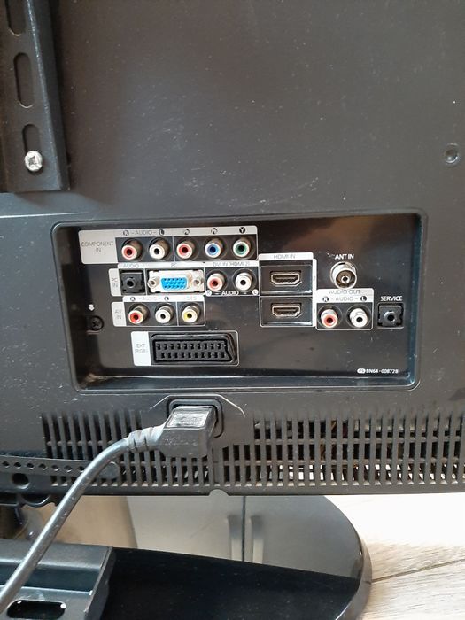 TV samsung 32 LCD+pilot +uchwyt do ściany