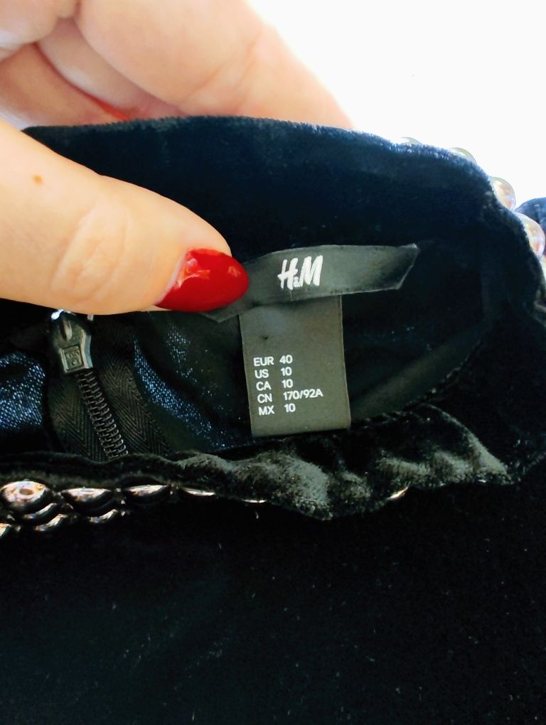 Czarna welurowa sukienka mini h&m 40