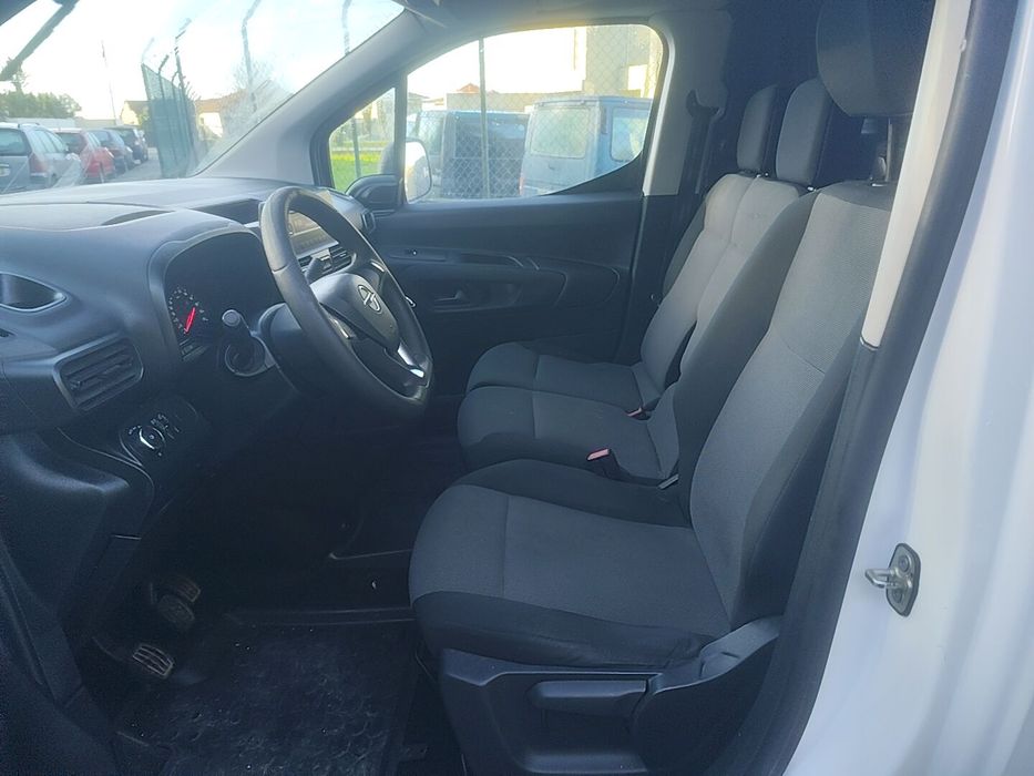 Opel combo 1.6 salvado