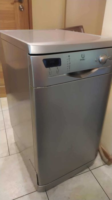 Sprzedam zmywarkę Indesit 45 cm