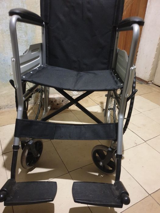 Крісло     колісне