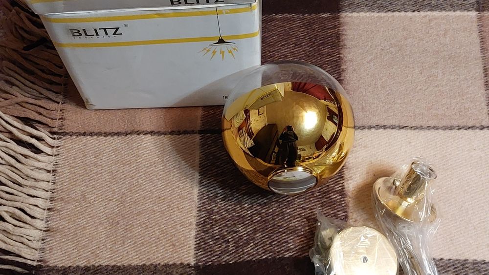 Люстра, лампа шароподібна.