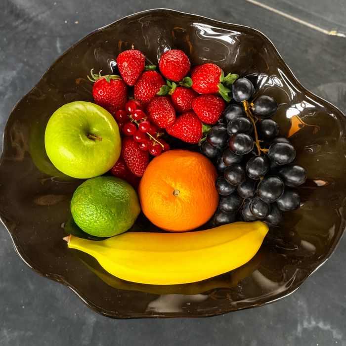 Ваза вінтажна дизайнерська, темне скло, ручна робота