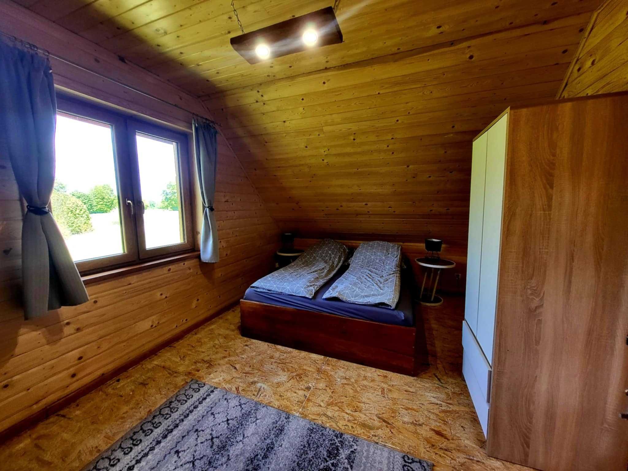 Dom całoroczny nad jeziorem,spokojna okolica,łowisko,,sauna