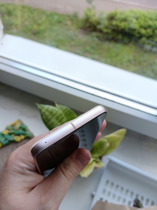 Продам Google Pixel 8. 8/128 GB.+eSim.+Зах.Скло.