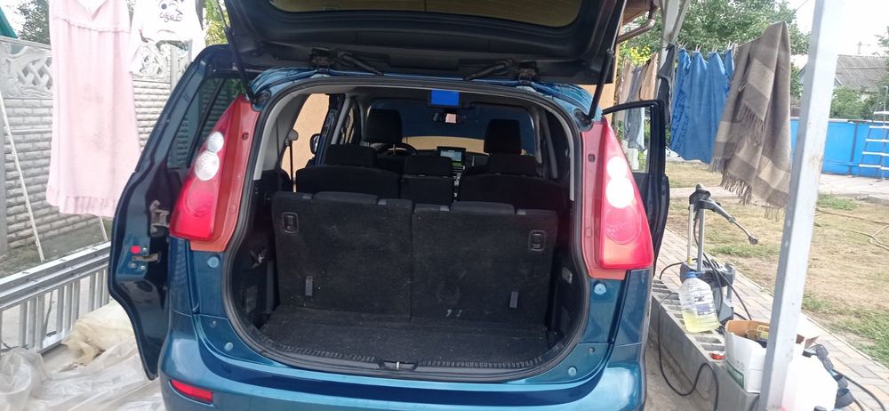 Продам авто Mazda 5