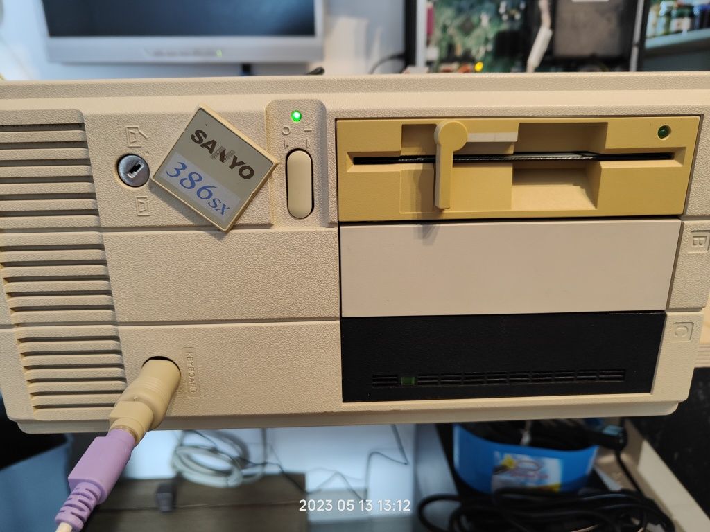 Komputer retro Sanyo 386SX