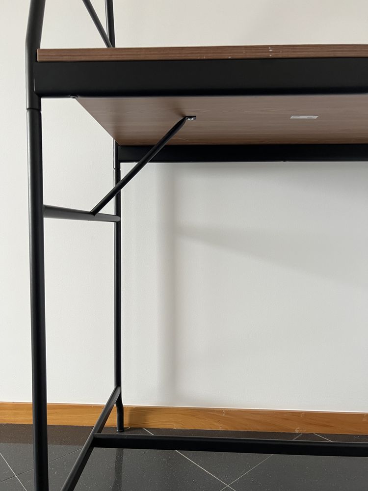 Mesa alta do IKEA