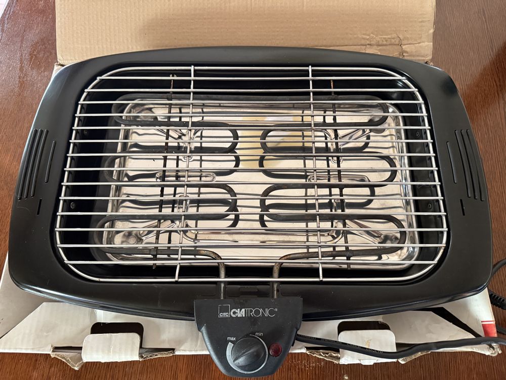 Grill elektryczny domowy CLATRONIC BQ 2673