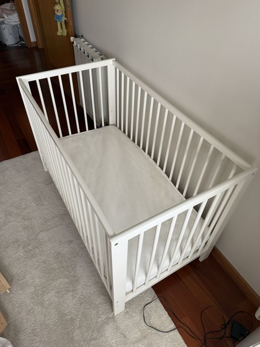 Berço, branco + Colchao de molas ensacadas - 60x120 cm