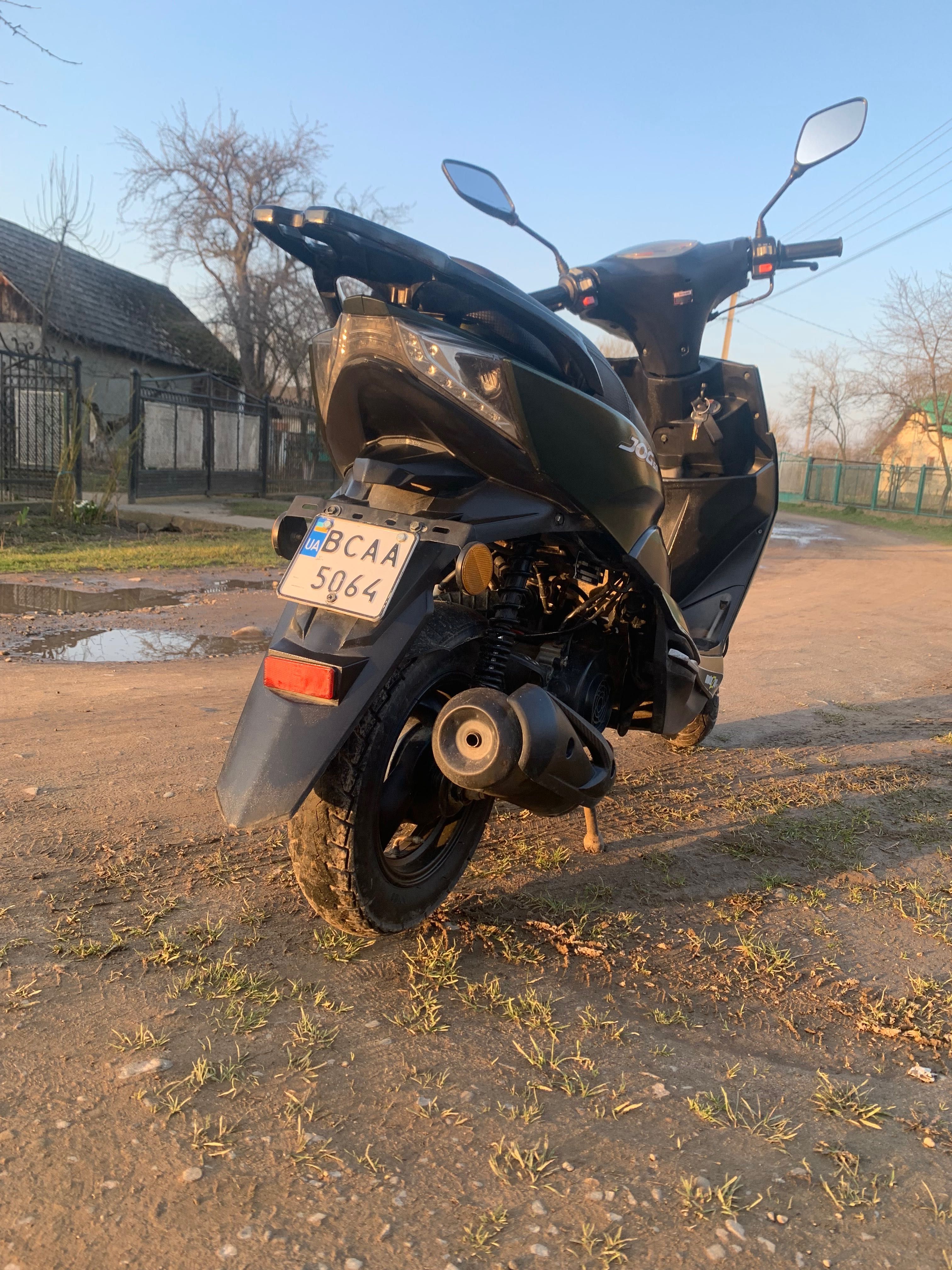 Продам скутер Yiben jog 50