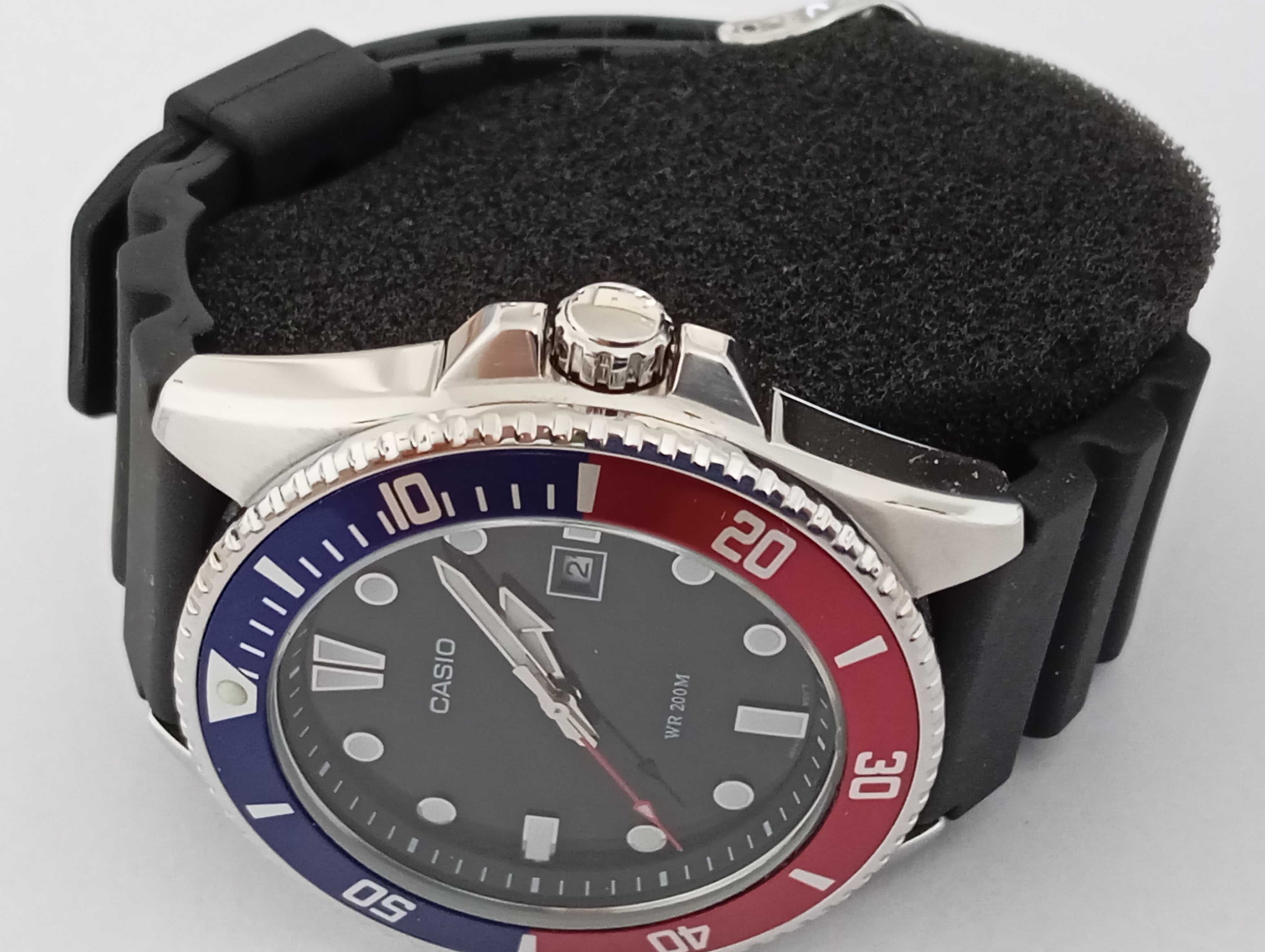 Zegarek Casio MDV-101 tzw. Pepsi