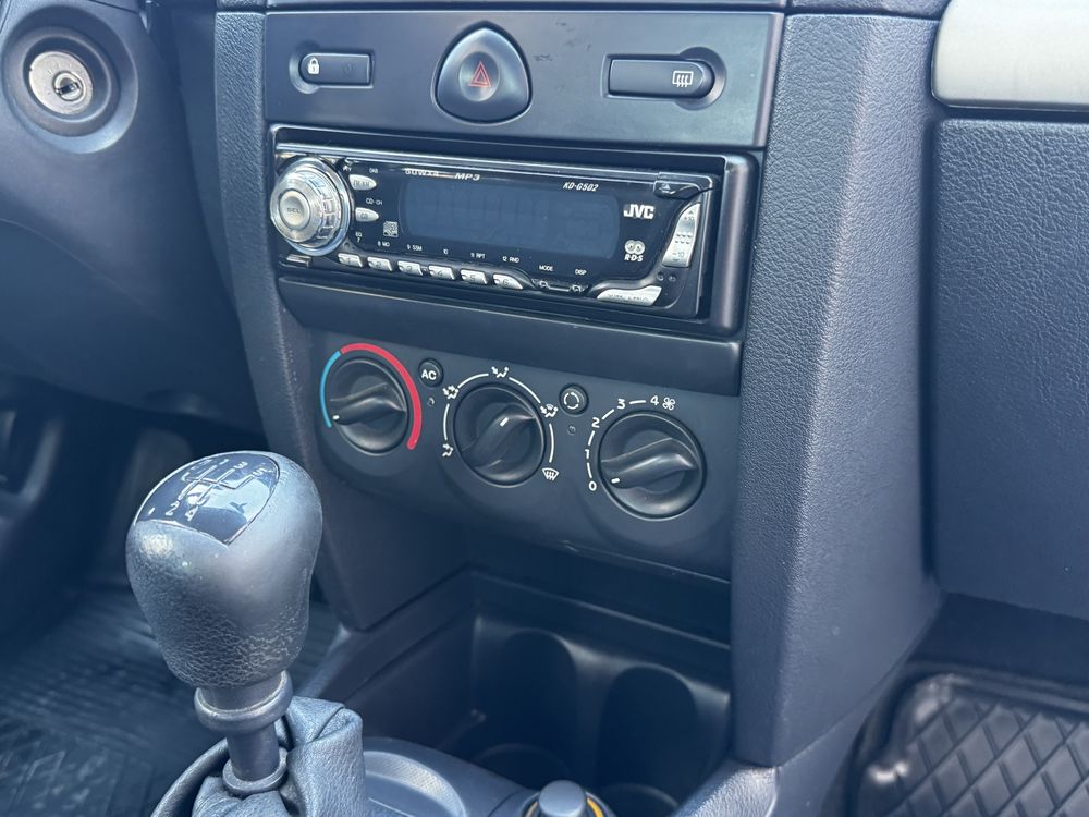 Renault Clio 1.2 benyzna klimatyzacja mrozi