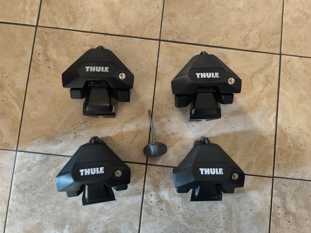 Thule Evo Clamp 7105 + zestaw (kit) dopasowujący 145114 do Audi A5