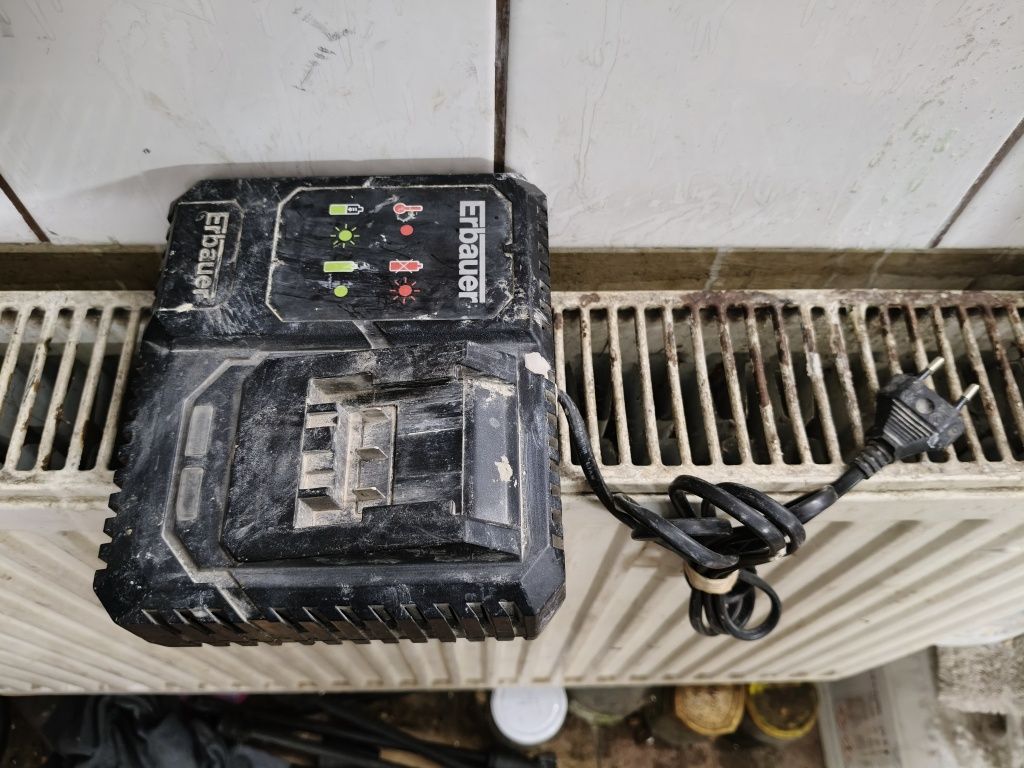 Erbauer ładowarka 18v