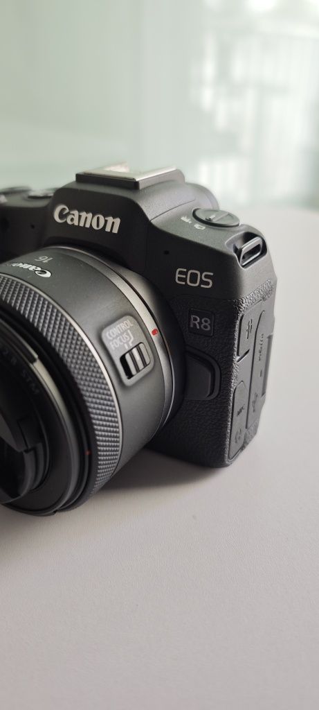Canon RF 16 mm f/2.8 STM