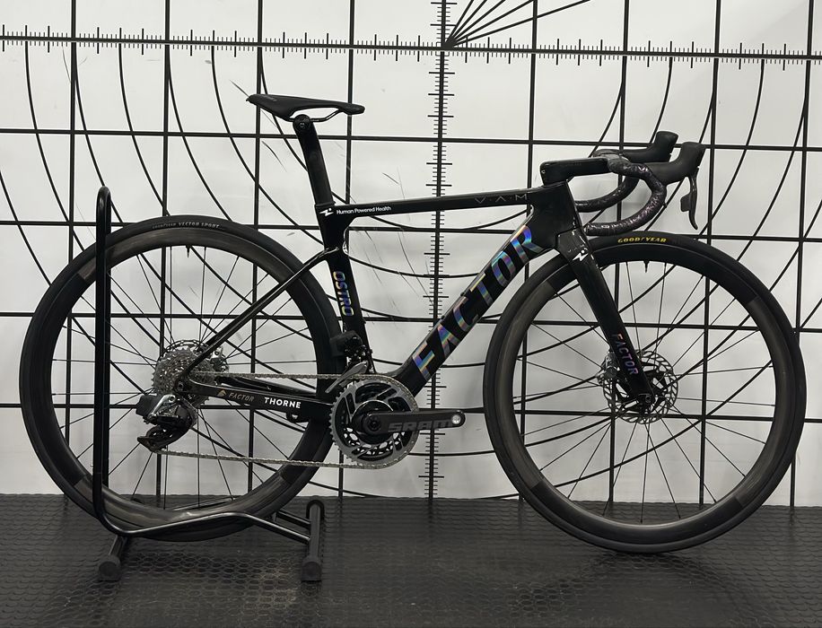 Factor Ostro VAM – SRAM Red eTap AXS 2x12 Vision Metron Rozm.49 GRATIS