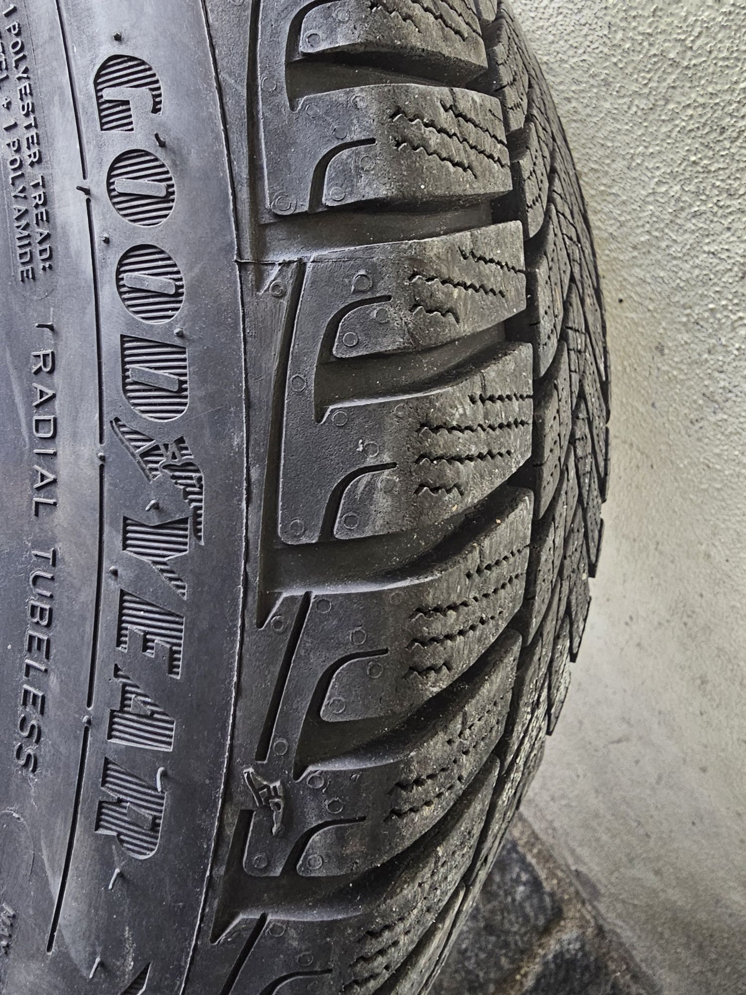 Pneus Goodyear 195/50/16