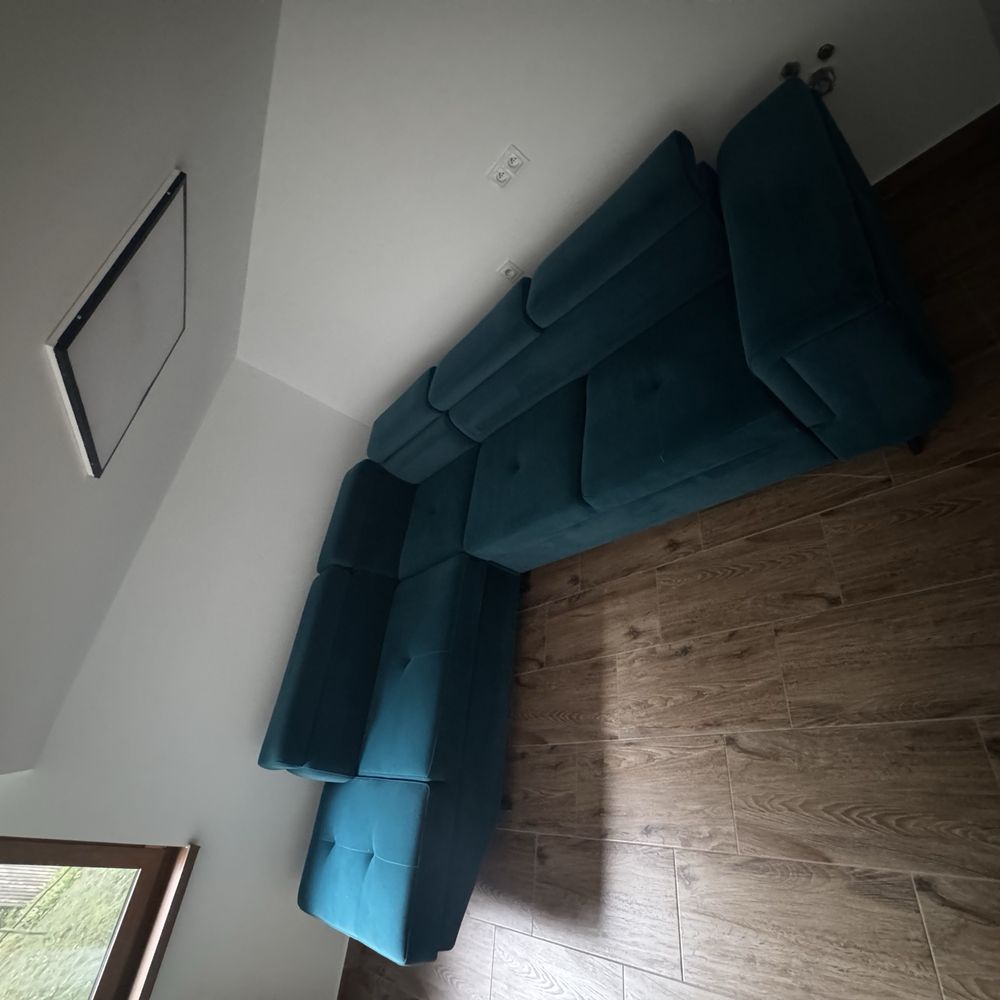 Naroznik  z funkcja spania i schowkiem