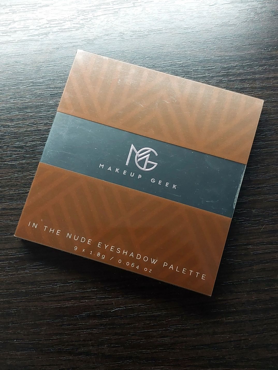 Makeup Geek - In The Nude eyeshadow palette. Paletka cieni do powiek
