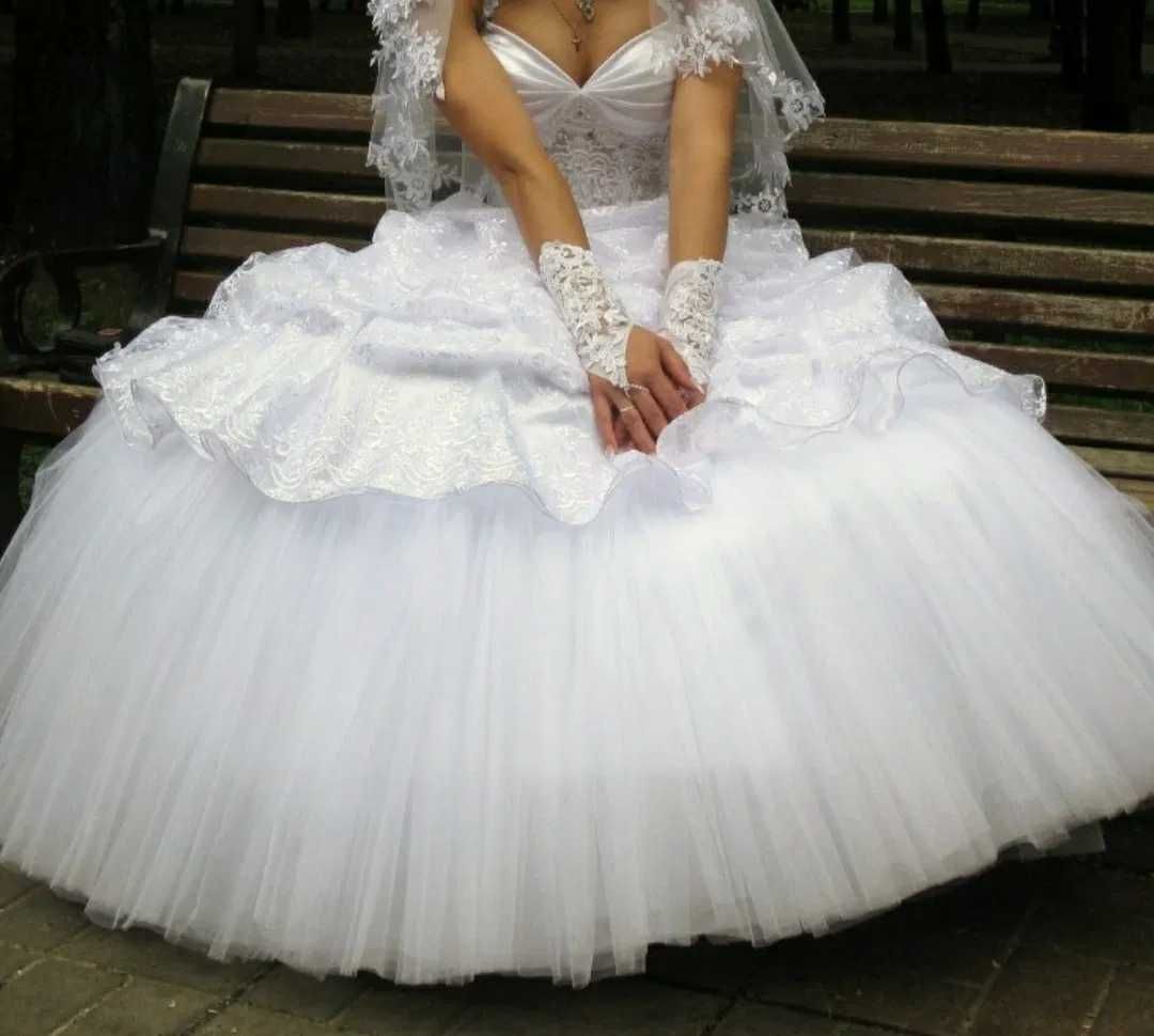 Срочно продам платье свадебное