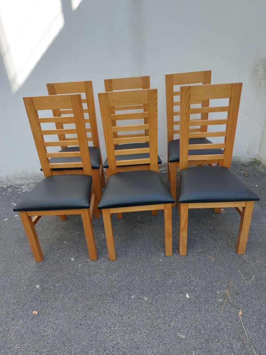 Cadeiras em pinho