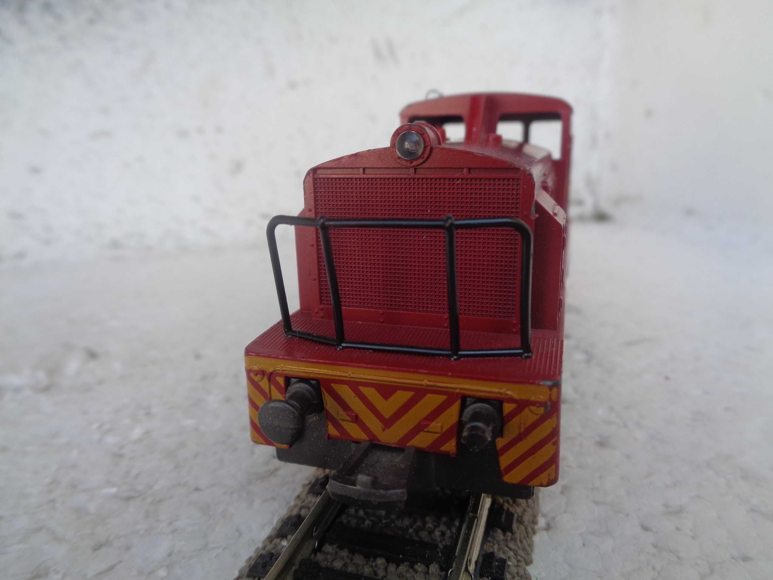 1:87 LIMA Locomotiva diesel de manobras V 332 da DB comboio