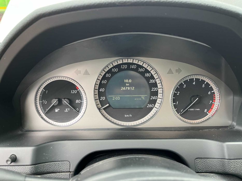 Licznik zegar Mercedes W204 C klasa 1.8 kompressor A204.900.33.00