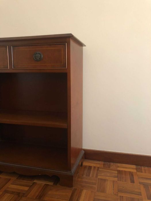 Elegante móvel aparador em cerejeira maciça - € negociável