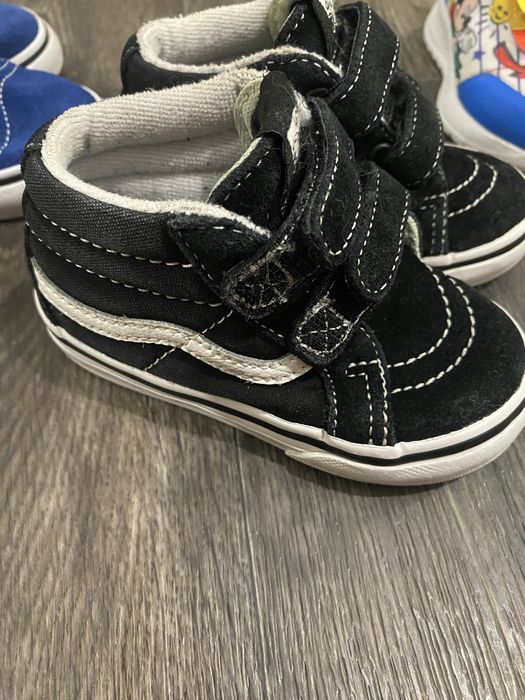 Дитяче фірмове взуття