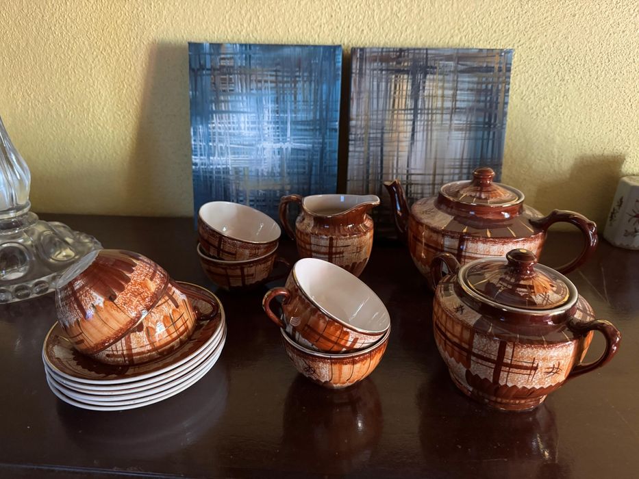 Vendo serviço de chá da marca Sacavém.para para seis pessoas.