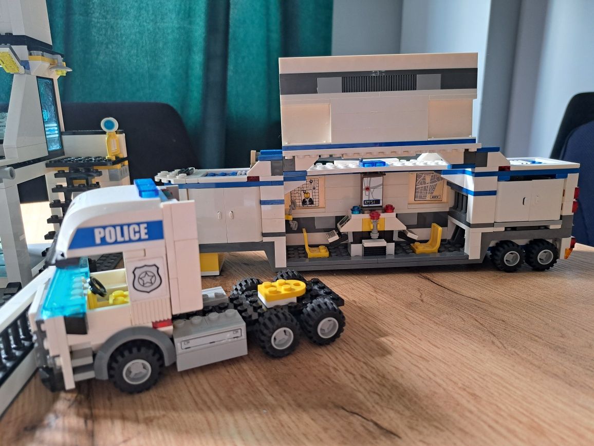 Lego City 7744 Ciężarówka policyjna 7743, Konwój 7286