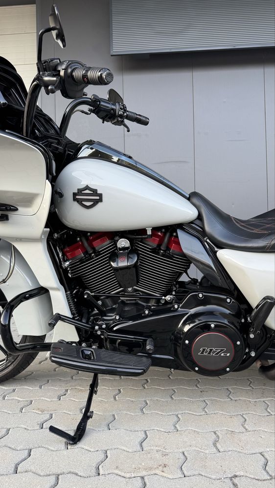 Harley davidson road glide cvo
