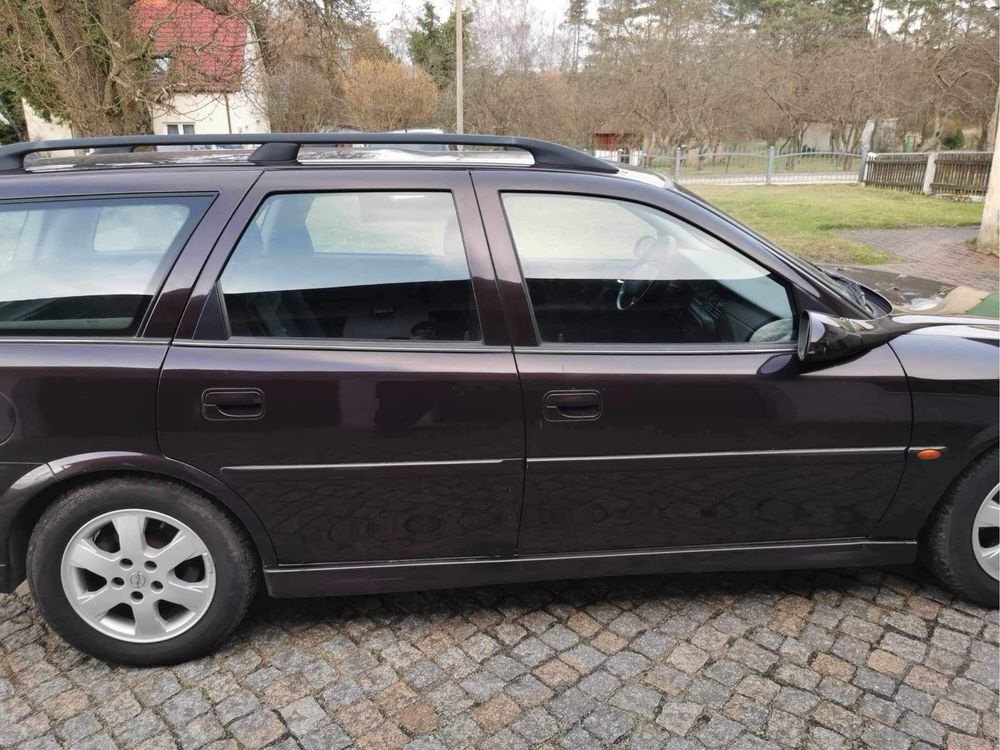 Opel vectra B 1.6 bezyna