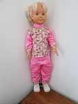 Boneca com  83 cm