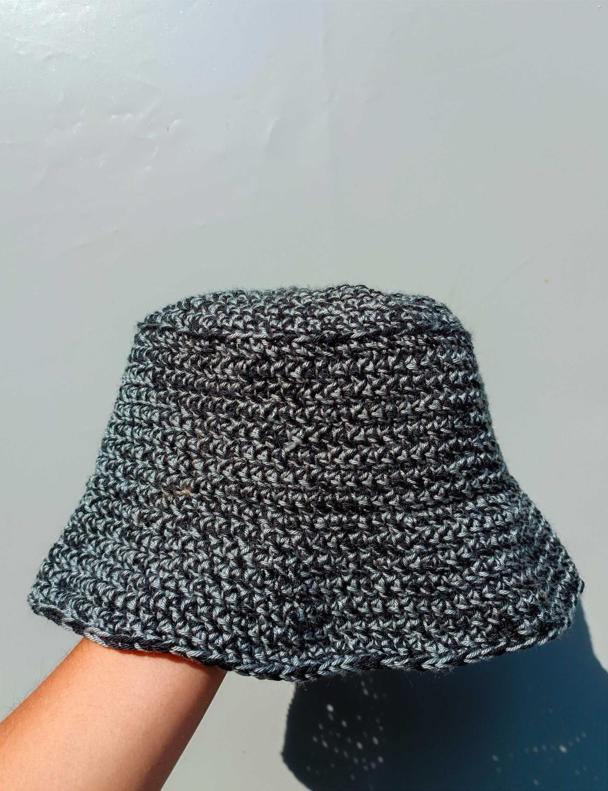 Chapéus bucket hat em crochet feitos à mão