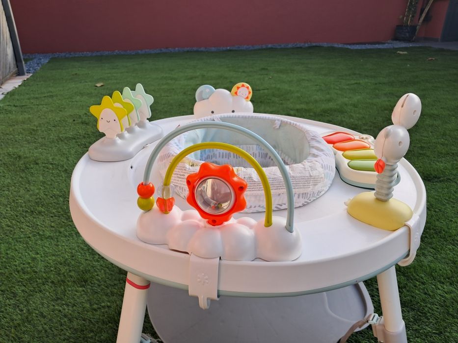 Mesa de atividades Skip Hop