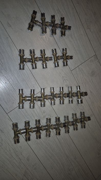 7. Zestaw kształtki Sanha  nowe.  20 mm, 16 mm pex