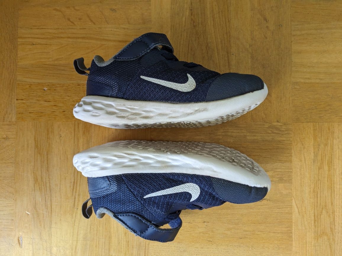 Buty buciki Nike Revolution 6 NN rozm. 26