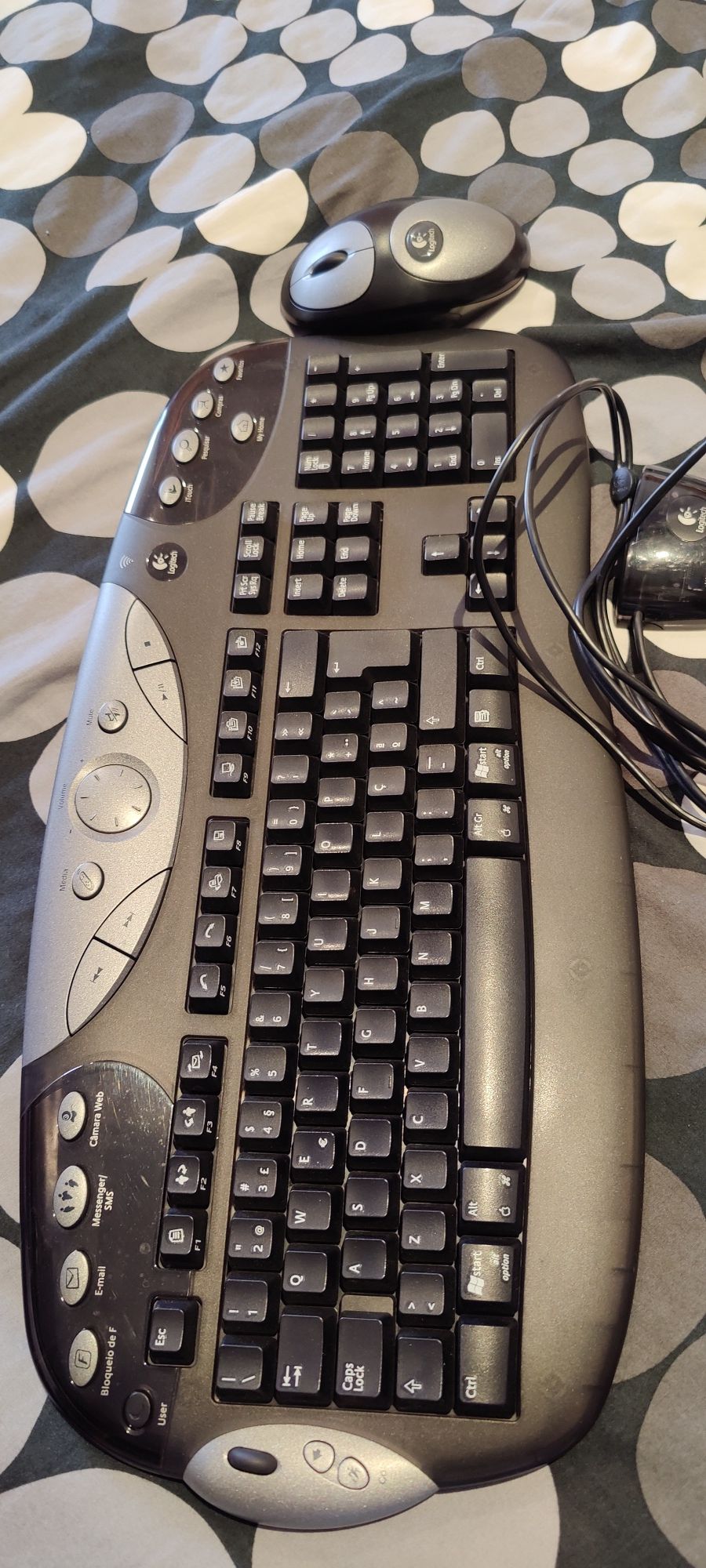 Teclado e rato sem fios Bluetooth Logitech