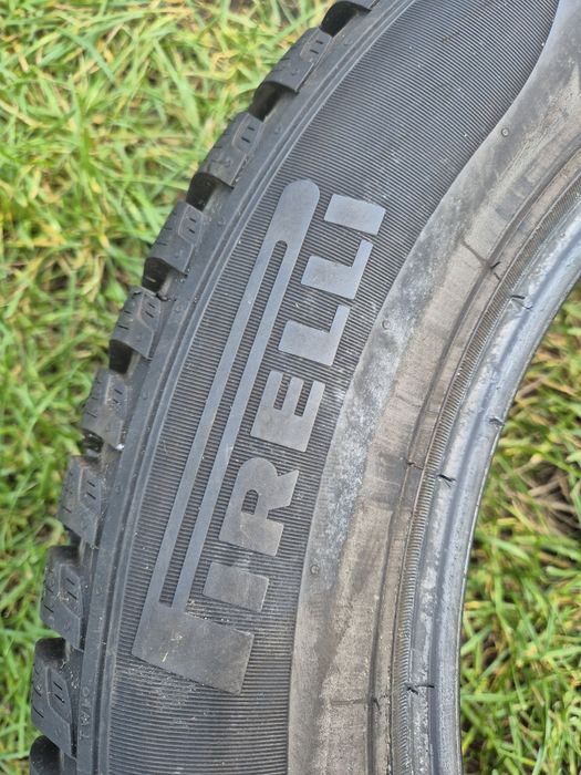 Jak nowe 195/60/15 4x8.50mm dot2319r PIRELLi Winter cinturato