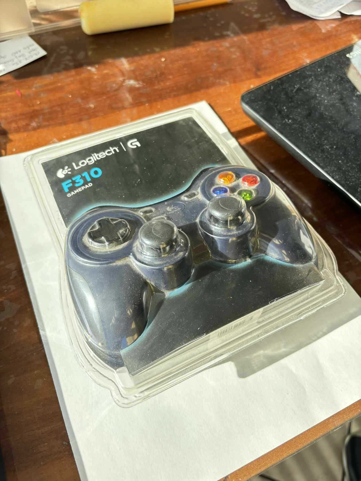 Logitech F310 GAMEPAD