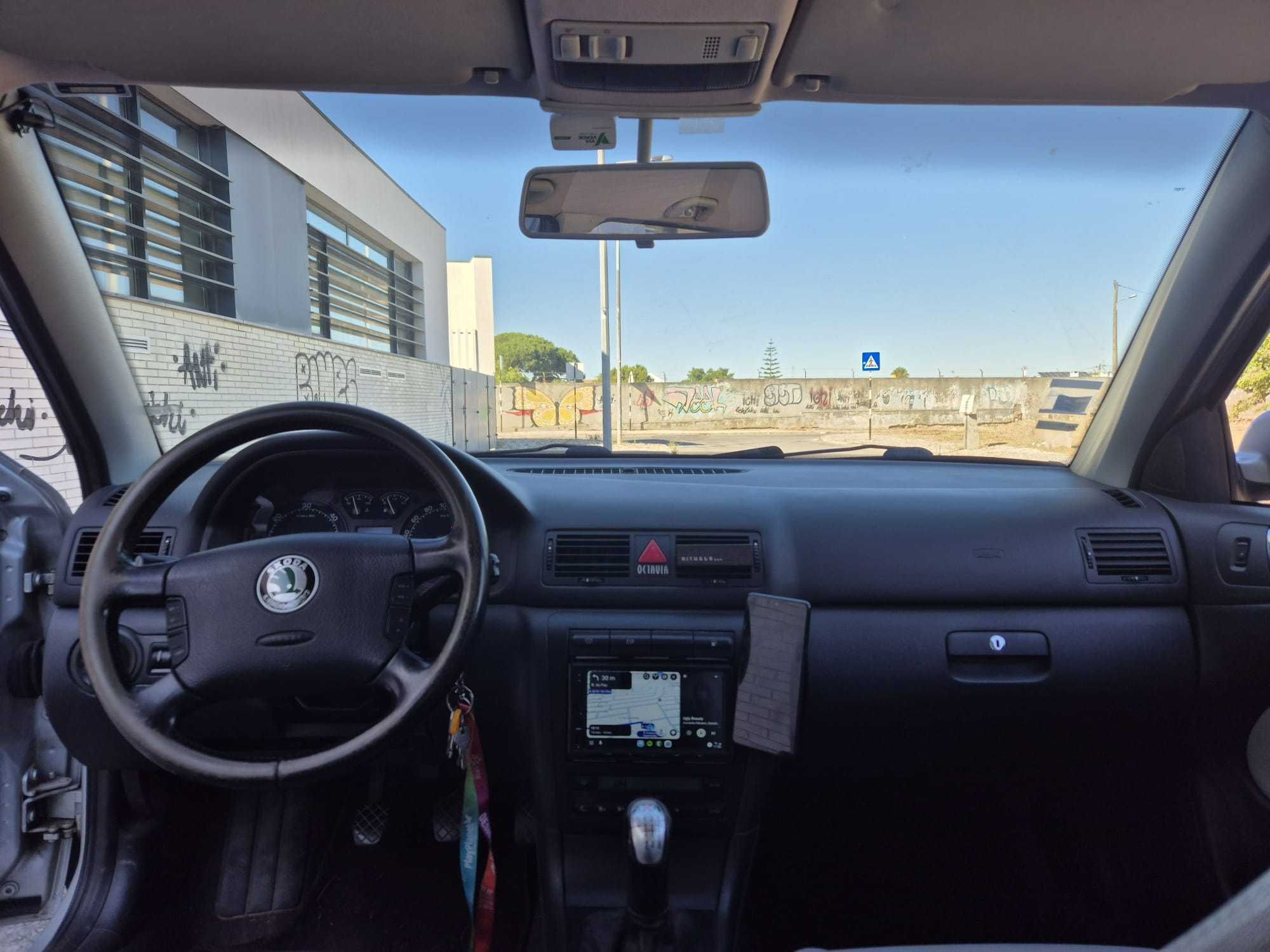 Skoda Octavia 1.9 tdi Nature III 3 4x4 ótimo estado SUV TT