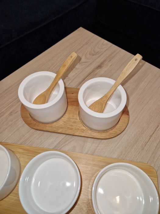 Zestaw taca z miseczkami do przystawek patera + home&you przyprawnik