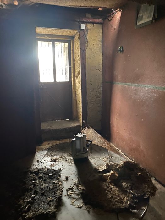 Vende-se moradia para investimento