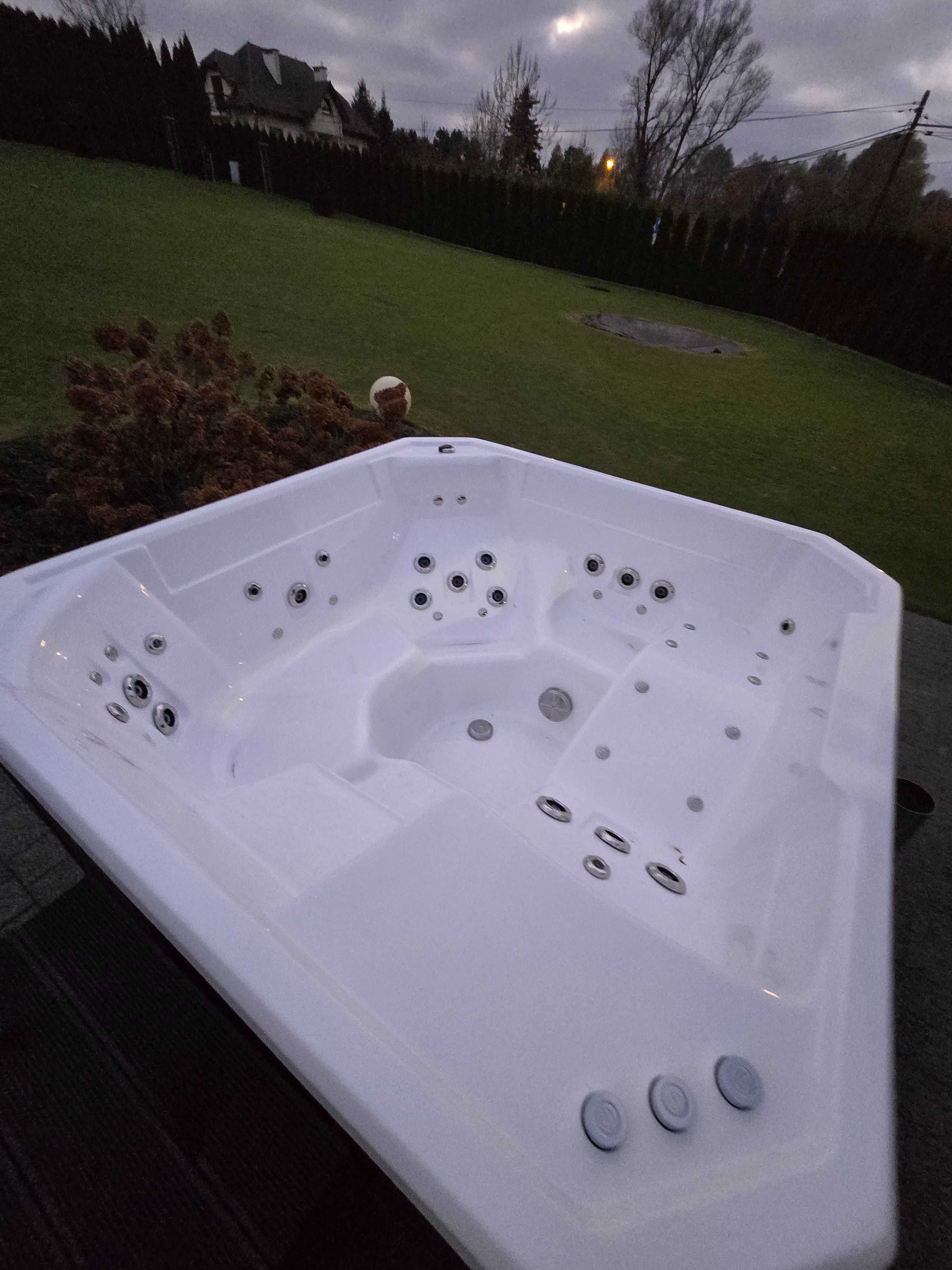 Jacuzzi ogrdodwe balia wanna spa