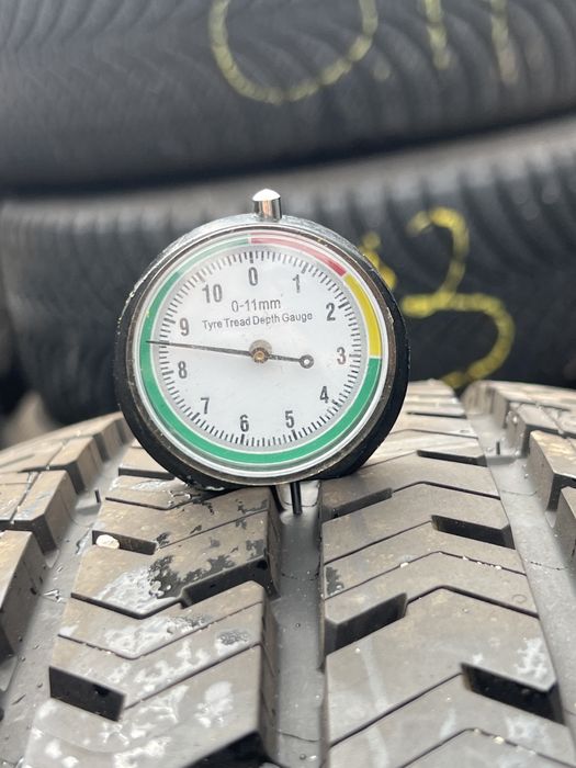 *Komplet opon 215/60/17C michelin