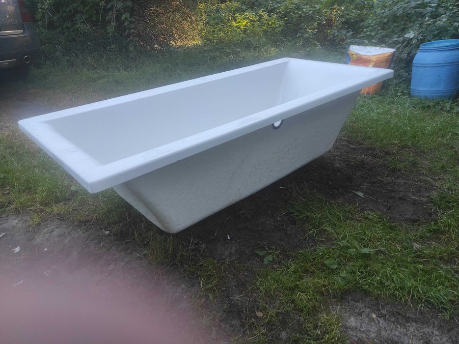 symetryczna wanna akrylowa 80x180cm bez nóżek