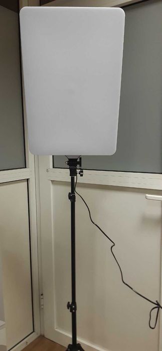 Прямоугольная профессиональная  LED лампа для фотостудии с штативом