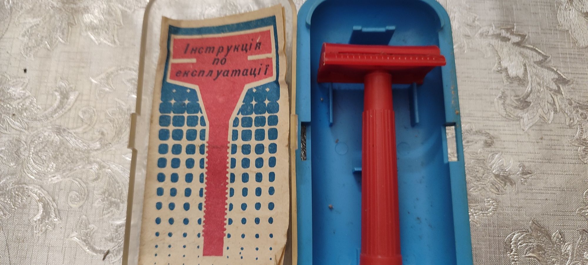 На продаж посуд в стані